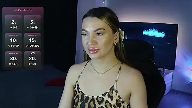 Snapshot of MissMaya__ chatting on 10.03.25 MissMaya   online show from 10.03.25