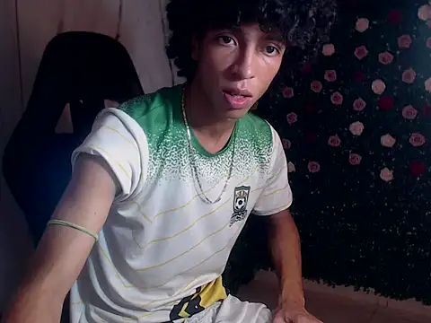 Snapshot of xion_ez chatting on 10.19.25 xion ez online show from 10.19.25