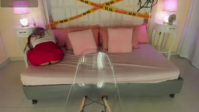 Snapshot of LourenPeter chatting on 10.21.25 LourenPeter online show from 10.21.25