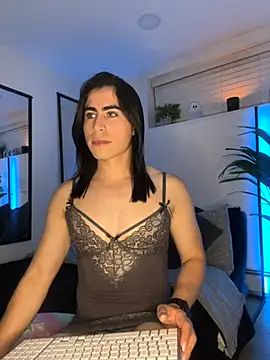 Snapshot of emilycolte chatting on 10.20.25 emilycolte online show from 10.20.25