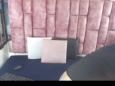 Snapshot of Jerom_xx chatting on 10.16.25 Jerom xx online show from 10.16.25