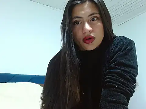 Snapshot of Maira_Diaz chatting on 10.07.25 Maira Diaz online show from 10.07.25