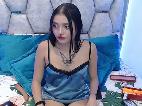 AnalyMilles online show from 11.05.25