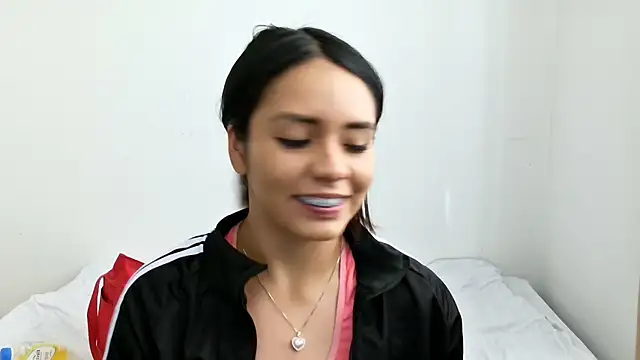 BellaBliss123 online show from 10.11.25