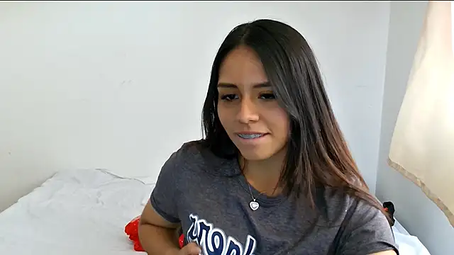 BellaBliss123 online show from 10.19.25