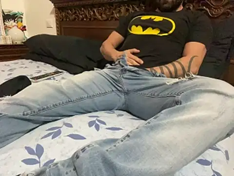 Snapshot of strongdickwii chatting on 11.02.25 strongdickwii online show from 11.02.25