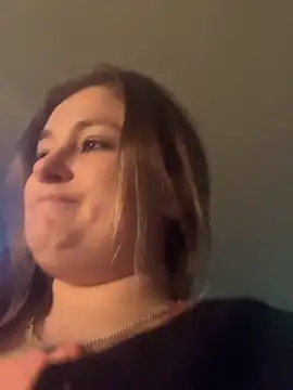 Snapshot of BuzzBunni69 chatting on 09.25.25 BuzzBunni69 online show from 09.25.25