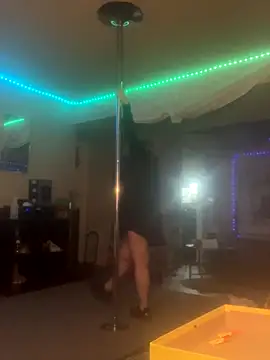 Snapshot of BuzzBunni69 chatting on 10.06.25 BuzzBunni69 online show from 10.06.25