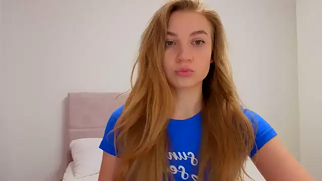 Eva enjoyeverymoment  online show from 11.07.25