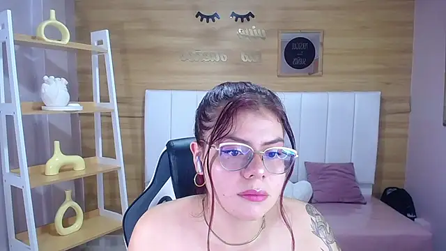 Snapshot of draviana_a_ chatting on 10.09.25 draviana a  online show from 10.09.25