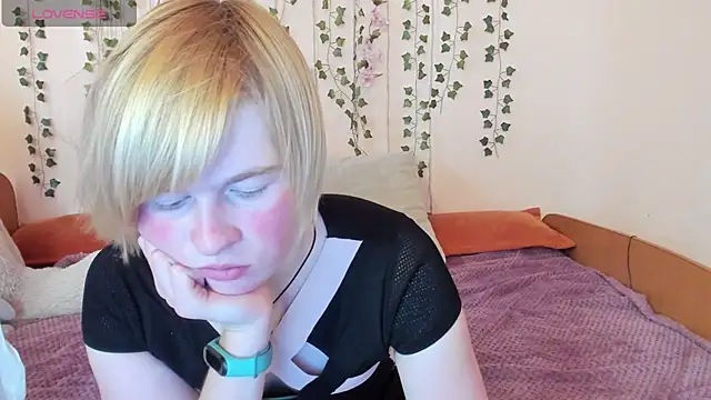 Snapshot of Cattie_w_ chatting on 10.24.25 Cattie w  online show from 10.24.25