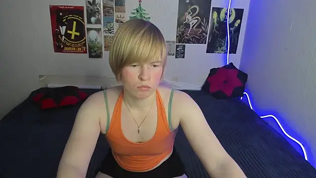 Cattie w  online show from 02.20.26