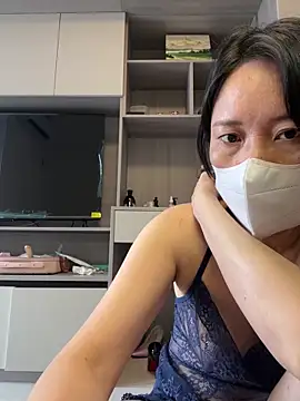 Snapshot of POS001 chatting on 03.05.26 POS001 online show from 03.05.26