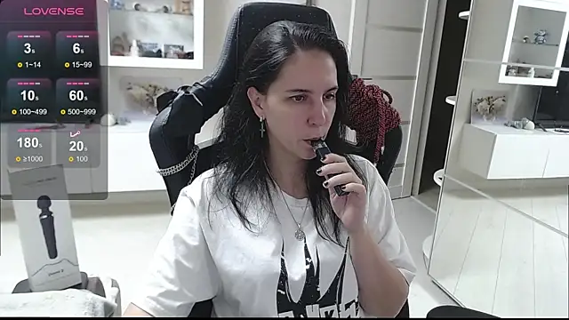 Snapshot of Irwi_Tomboy chatting on 09.26.25 Irwi Tomboy online show from 09.26.25