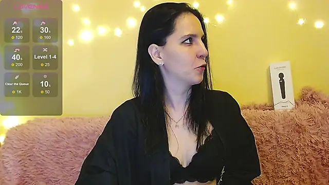 Irwi Tomboy online show from 11.21.25