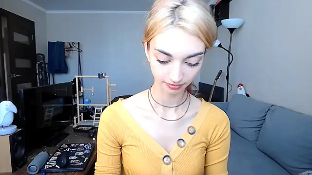 Snapshot of JillianBozak chatting on 10.02.25 JillianBozak online show from 10.02.25