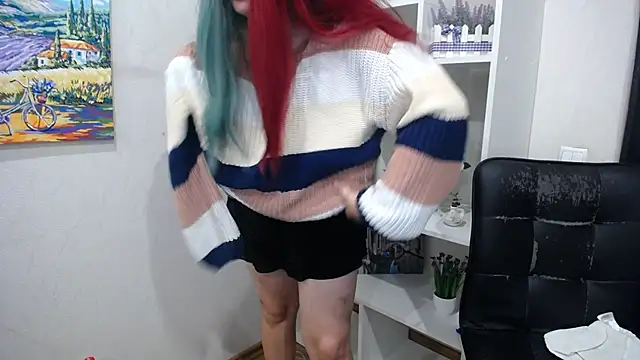Snapshot of Dream_Caster_ chatting on 10.25.25 Dream Caster  online show from 10.25.25