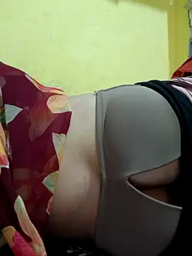 misskomal97 online show from 09.26.25