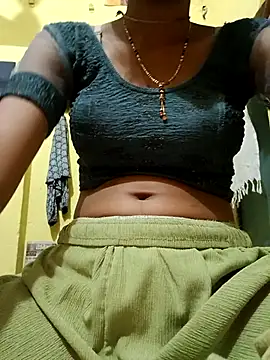 misskomal97 online show from 10.17.25