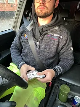 Snapshot of Jasonsnzuk chatting on 10.27.25 Jasonsnzuk online show from 10.27.25