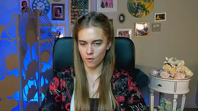 JuneWoods online show from 11.25.25