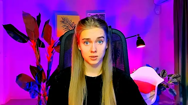 JuneWoods online show from 12.01.25