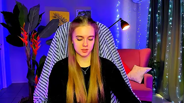 JuneWoods online show from 02.05.26