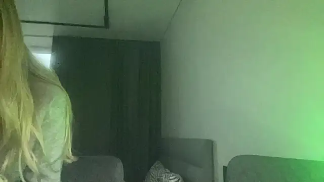 Snapshot of Soul_moon chatting on 10.17.25 Soul moon online show from 10.17.25