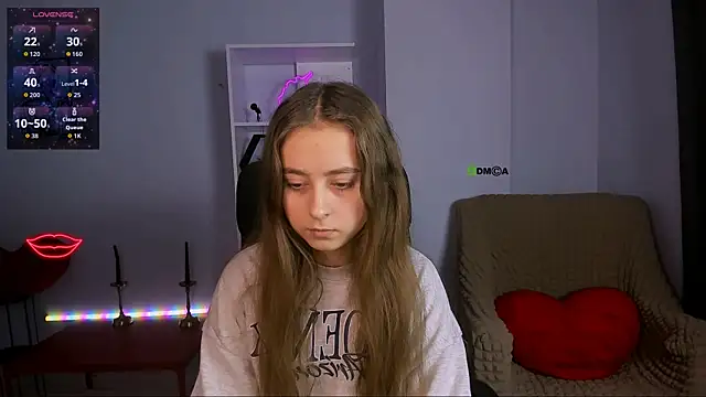 Snapshot of rebecca_smile chatting on 11.17.25 rebecca smile online show from 11.17.25