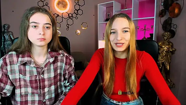 Snapshot of rebecca_smile chatting on 12.20.25 rebecca smile online show from 12.20.25