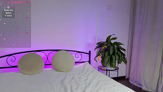 KariDollar online show from 12.03.25