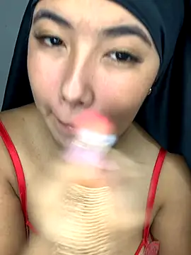 Snapshot of Samara__Amir chatting on 10.19.25 Samara  Amir online show from 10.19.25
