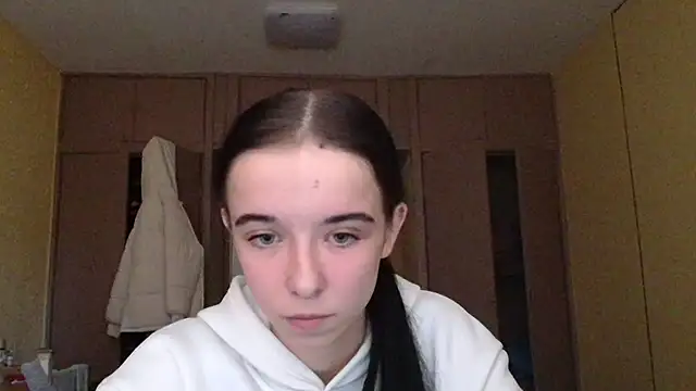 Emilia Light online show from 10.31.25