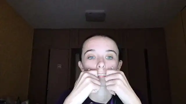 Emilia Light online show from 11.11.25