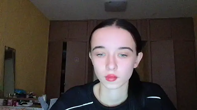 Emilia Light online show from 11.18.25