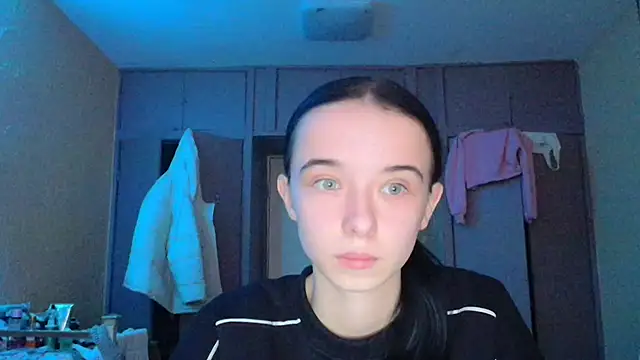 Emilia Light online show from 11.26.25