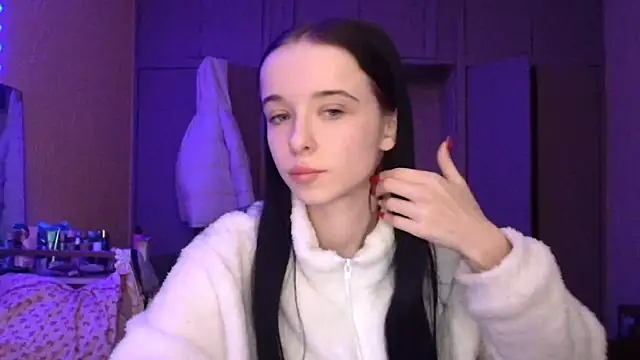 Emilia Light online show from 02.10.26