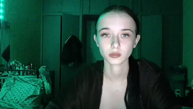 Emilia Light online show from 04.09.26