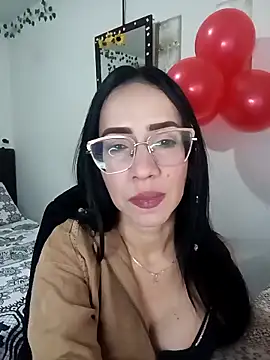 YaraDuartee online show from 02.20.26