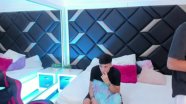 Spaceboys18 online show from 11.19.25