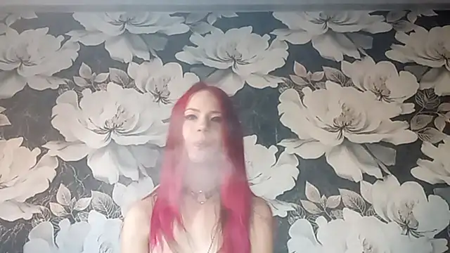 Snapshot of LiaCusson chatting on 09.26.25 LiaCusson online show from 09.26.25