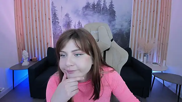 Snapshot of FameyBlum chatting on 10.14.25 FameyBlum online show from 10.14.25