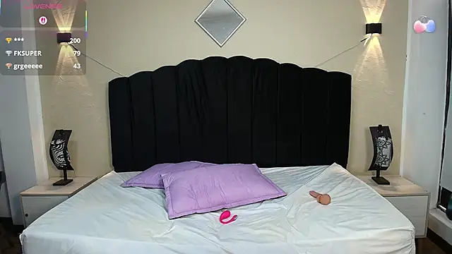 GabySweett  online show from 11.29.25