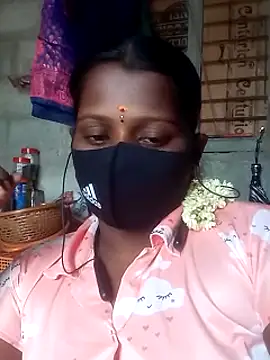 Snapshot of Tamil_Hot_Sandy chatting on 10.13.25 Tamil Hot Sandy online show from 10.13.25