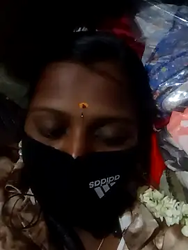 Snapshot of Tamil_Hot_Sandy chatting on 10.15.25 Tamil Hot Sandy online show from 10.15.25