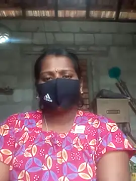 Snapshot of Tamil_Hot_Sandy chatting on 10.28.25 Tamil Hot Sandy online show from 10.28.25