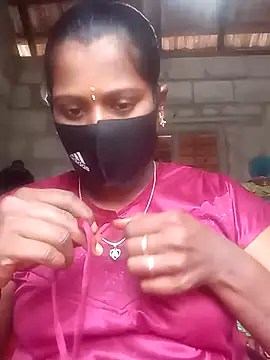 Snapshot of Tamil_Hot_Sandy chatting on 11.06.25 Tamil Hot Sandy online show from 11.06.25