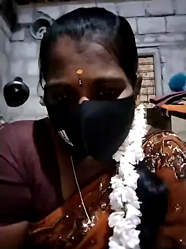 Snapshot of Tamil_Hot_Sandy chatting on 11.13.25 Tamil Hot Sandy online show from 11.13.25