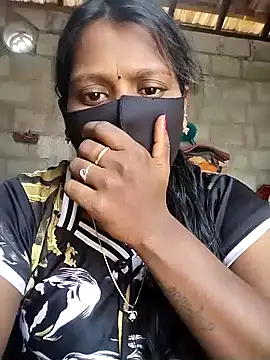 Snapshot of Tamil_Hot_Sandy chatting on 11.15.25 Tamil Hot Sandy online show from 11.15.25