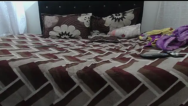 Snapshot of SofiaPinnk_ chatting on 10.27.25 SofiaPinnk  online show from 10.27.25